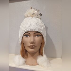White Knit Pom-Pom Hat